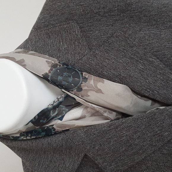 Le Suit - Picture 11 of 14